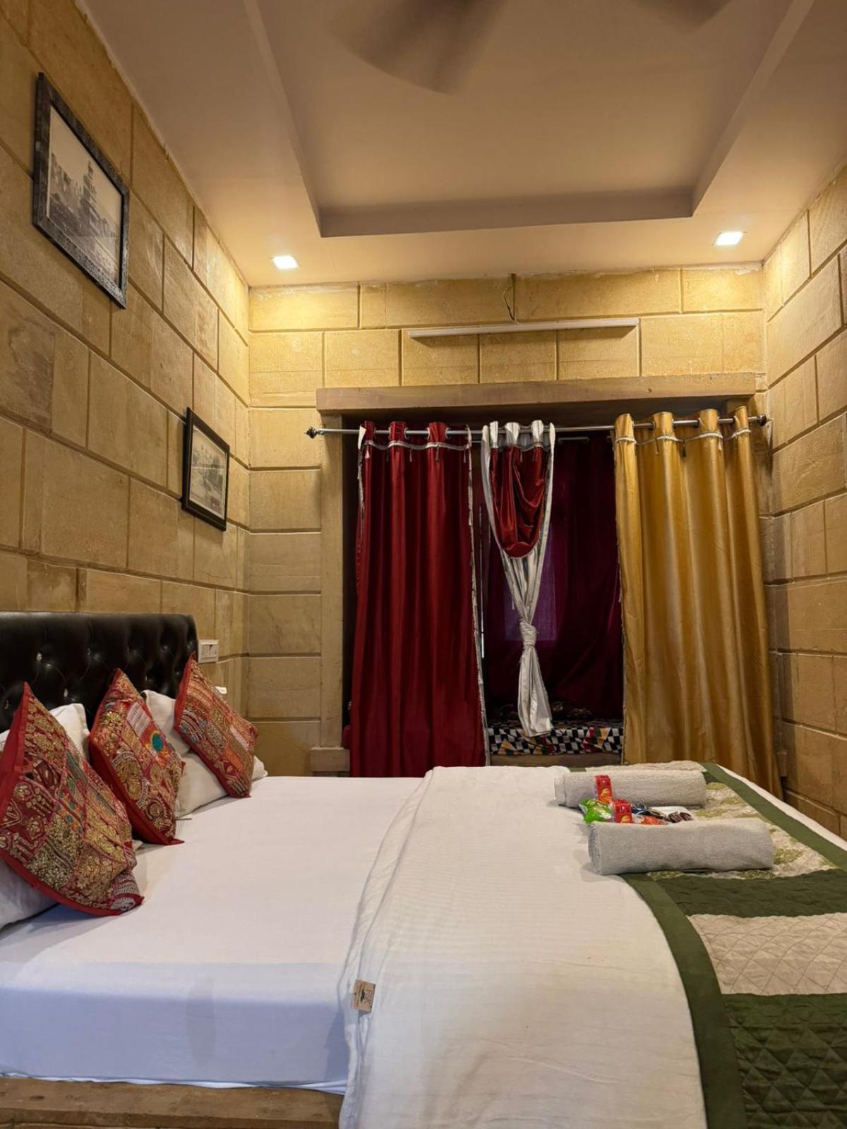 ג'איסלמר Hotel Jaswant Palace מראה חיצוני תמונה