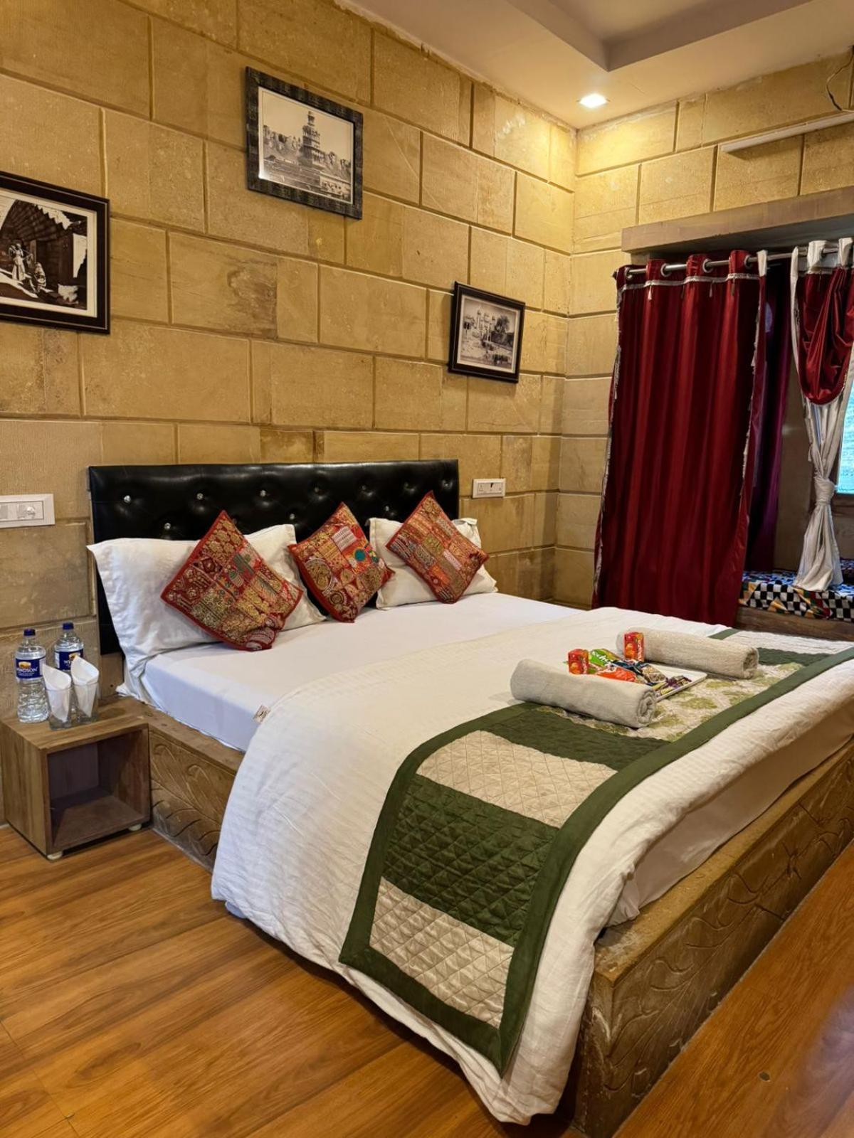 ג'איסלמר Hotel Jaswant Palace מראה חיצוני תמונה