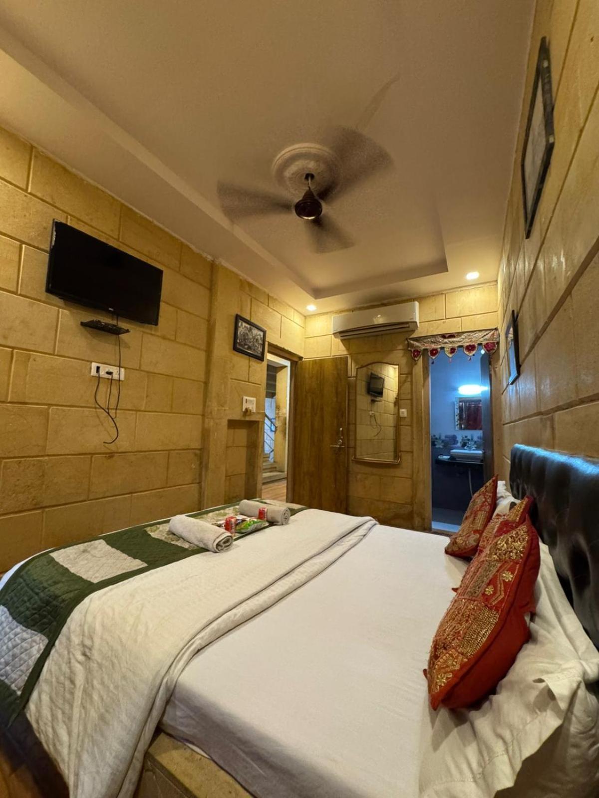 ג'איסלמר Hotel Jaswant Palace מראה חיצוני תמונה
